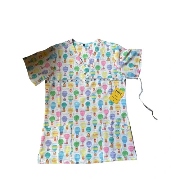 Revel Women's Hot Air Balloon Print Scrub Top Healthcare Uniform NWT - Picture 3 of 5